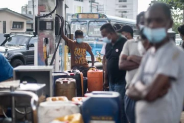 அதிகரிக்கும் மரணங்கள் : எரிபொருள் வரிசையில் காத்திருந்த இருவர் உயிரிழப்பு