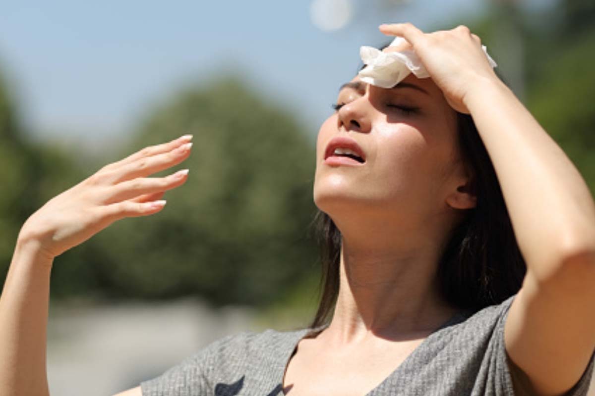 கோடை கால நோயிலிருந்து பாதுகாப்பாக இருக்க வேண்டுமா? இதை கட்டாயம் செய்தால் போதும் | How To Stay Safe From Summer Illnesses கோடை கால நோயிலிருந்து பாதுகாப்பாக இருக்க வேண்டுமா? இதை கட்டாயம் செய்தால் போதும் | How To Stay Safe From Summer Illnesses