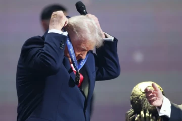 நோபல் பரிசு கிடைக்காவிட்டால் என்ன....டொனால்ட் டிரம்பிற்கு FIFA சமாதான விருது