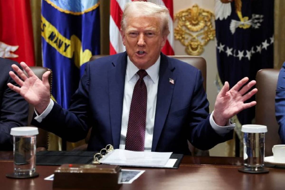 சுவிட்சர்லாந்து உள்ளிட்ட 60 நாடுகளுக்கு ட்ரம்ப் புதிய வரி விதிப்பு | Trump Announce New 12 5 Percent Tariff Switzerland