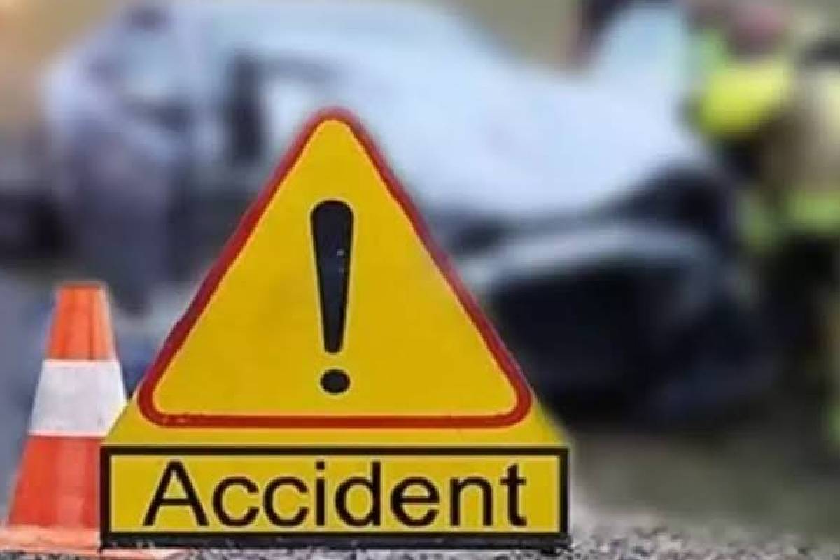 மரத்துடன் மோட்டார் சைக்கிள் மோதி இளைஞர் பரிதாபப் பலி! | Man Dies Motorcycle Accident
