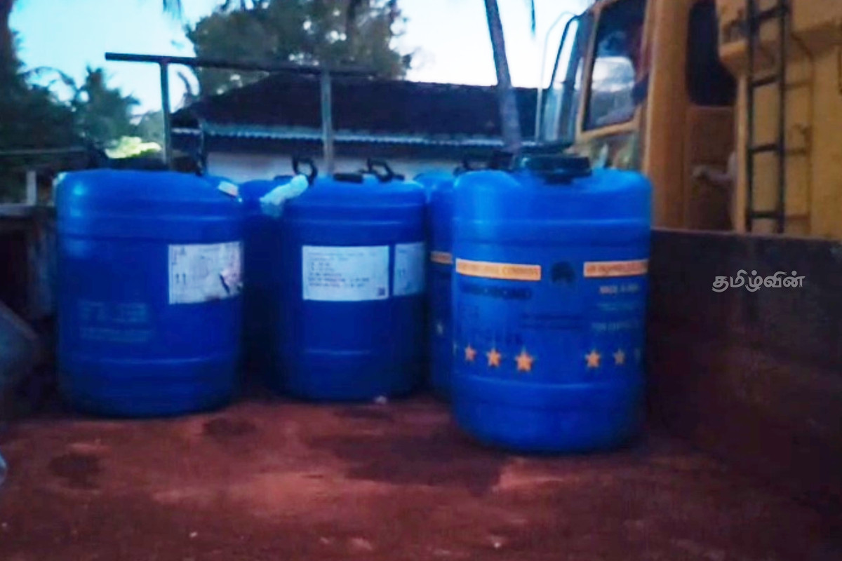 400 லீற்றர்கள் டீசலை கொண்டு சென்ற நபர் பொலிஸாரால் கைது | Man Arrested 400 Liters Diesel By Chunnakam Police