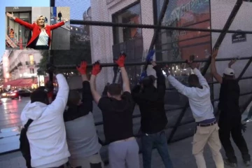 பாரிஸில் வன்முறையை எதிர்கொள்ள தயாரான வணிகர்கள்