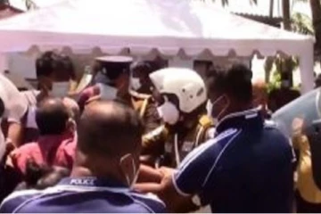 தென்னிலங்கையில் மீனவர்கள் போராட்டம்- பொலிஸார் தாக்குதல்!