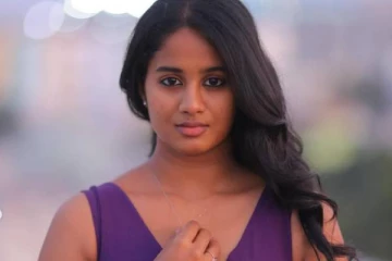 அடக்கவுடக்கமாக இருந்த பவி டீச்சரா இது!! கிளாமர் லுக்கிற்கு மாறிய நடிகை பிரகிடா