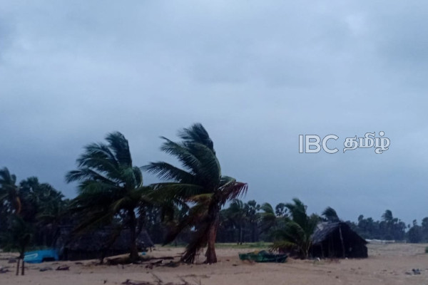 யாழில் தொடரும் பலத்த காற்று...! விடுக்கப்பட்டுள்ள எச்சரிக்கை | Strong Winds Hit Jaffna Coastal Waters Today