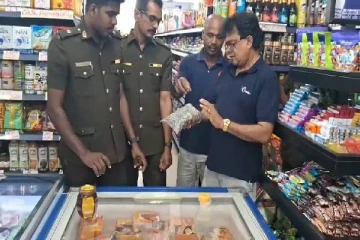 திருகோணமலையில் திடீர் சுகாதார சோதனை ; 15 கடைகளுக்கு எதிராக சட்ட நடவடிக்கை