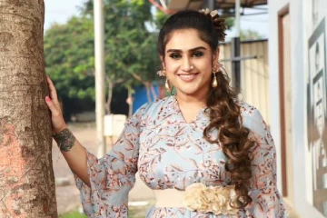 காளி கோவிலில் விமானியை 4வது திருமணம் செய்து கொண்டாரா நடிகை வனிதா விஜயகுமார்? வெளியான அவரின் அதிகாரபூர்வ விளக்கம்