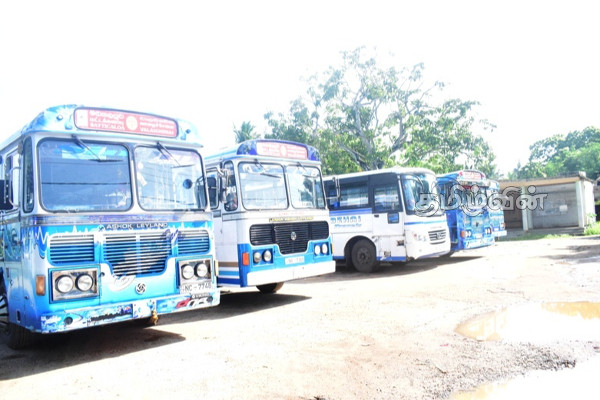 தனியார் பேருந்து சாரதிகள் பணி பகிஷ்கரிப்பு: விடுக்கப்பட்டுள்ள கோரிக்கை (Video) | Private Bus Drivers Protest Valaichchenai