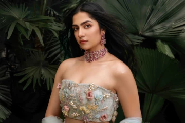 சம்பளத்தை உயர்த்தியதால் சிக்கலில் நடிகை ருக்மிணி வசந்த்.. இப்படியொரு நிலைமையா!!