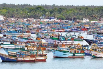 ராமேஸ்வரம் மீனவர்கள் வேலைநிறுத்த போராட்டம் தொடரும் : புகையிரத மறியல் போராட்டமும் நடத்த முடிவு!