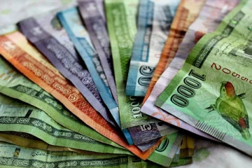 அரச விடுமுறை என தெரியாமல் கொடுப்பனவுக்காக காத்திருந்த முதியவர்கள்