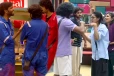 Bigg Boss 10: புதிய டாஸ்க்கால் ஏற்பட்ட கலவரம்... சமைக்காத கறியை சாப்பிடும் நிலை