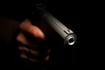 கட்டுநாயக்க பொலிஸ் சோதனை சாவடியில் துப்பாக்கிச் சூடு