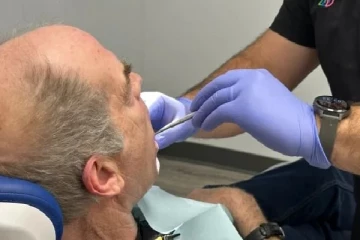 ரொறன்ரோ பல் மருத்துவரின் தகாத செயல்