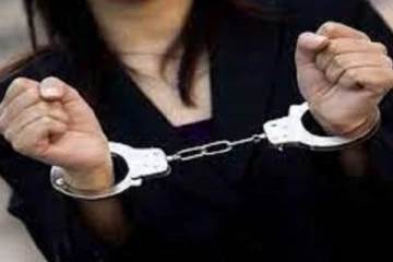 யாழில் சட்டவிரோத மதுபாவணை ; பெண் ஒருவர் கைது