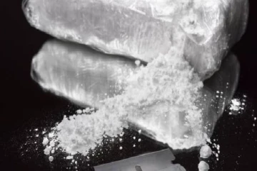 பிரான்ஸ் நீதிமன்றத்தில் போதைப்பொருள் திருடிய பெண்ணுக்கு நேர்ந்த கதி