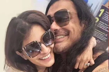 திருமணத்துக்கு முன்பே வருங்கால கணவருடன் சுற்றுலா... வைரலாகும் வரலட்சுமியின் புகைப்படம்