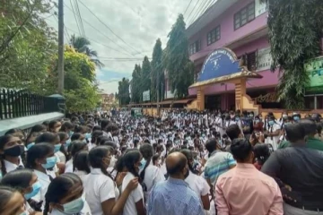 மாணவர்களை தாக்க ஆயுதங்களுடன் வருவதாக மிரட்டினர் - திருகோணமலை கொதிநிலையின் மேலதிக தகவல்கள்...