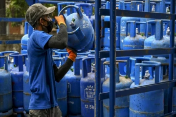 நாளை முதல் குறைவடையும் எரிவாயு விலை..! நாட்டு மக்களுக்கு மகிழ்ச்சி தகவல்