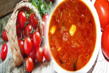 நாவூரும் சுவையில் தக்காளி குழம்பு... 10 நிமிடத்தில் தயார் செய்யலாம்