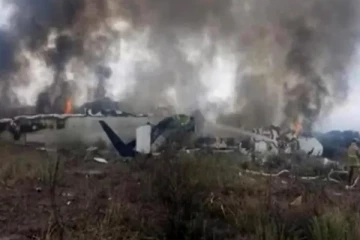 இரண்டு விமானங்கள் நேருக்கு நேர் மோதி விபத்து!