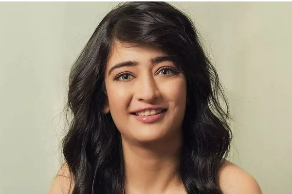 கிழிந்த ஆடையில் கமலின் இரண்டாவது மகள்! இது தேவையா? தீயாய் பரவும் புகைப்படம் | Akshara Haasan Latest Look