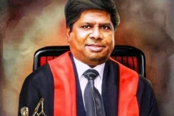 நீதித்துறையில் வெள்ளி விழாவை பூர்த்தி செய்யும் முதல் தமிழ் நீதிபதியாக மாணிக்கவாசகர் இளஞ்செழியன்!  (Photo)