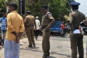 யாழ்.அச்சுவேலியில் பயங்கர சம்பவம்.. வீடுகள் மீது பெற்றோல் குண்டு தாக்குதல்!