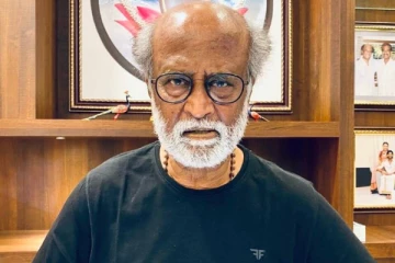 எவ்ளோ சிகரெட் பாக்கெட் அடித்தேன் என்று கணக்கே இல்லை..ரஜினிகாந்த் பேச்சு