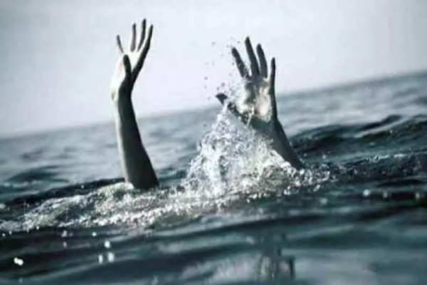 நீரில் மூழ்கி மாயமான இரு இளைஞர்கள் ; தீவிரமடையும் தேடுதல் | Two Teens Vanish In Water Search Intensifies