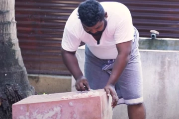 இலங்கையில் குளிக்கும் சோப்புக்கு ஏற்பட்ட பரிதாபம்! கொடுமையை நீங்களே பாருங்க