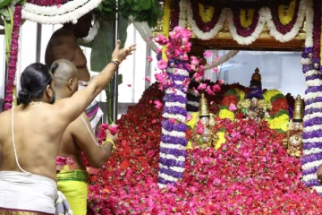 திருப்பதி கோவிலில் தோஷ நிவர்த்திக்காக புஷ்ப யாக பூஜை