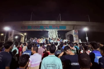 வங்காளதேசத்தில் பாரிய போராட்டம் ; அரசியல்வாதியால் இந்துப் பெண் பாலியில் வன்புணர்வு