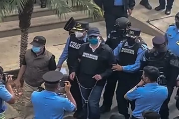 ஹொண்டுராஸ் குடியரசின் முன்னாள் ஜனாதிபதி போதைப்பொருள் குற்றச்சாட்டில் கைது