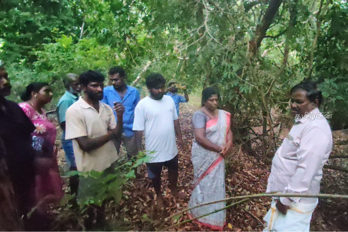 விண்ணாங்கம்பிட்டி கிராமத்தை மீள்குடியேற்ற நடவடிக்கை எடுக்க வேண்டும்; ரவிகரன் எம்.பியிடம் மக்கள் கோரிக்கை | People Submit Requests To Mp Ravikaran விண்ணாங்கம்பிட்டி கிராமத்தை மீள்குடியேற்ற நடவடிக்கை எடுக்க வேண்டும்; ரவிகரன் எம்.பியிடம் மக்கள் கோரிக்கை | People Submit Requests To Mp Ravikaran