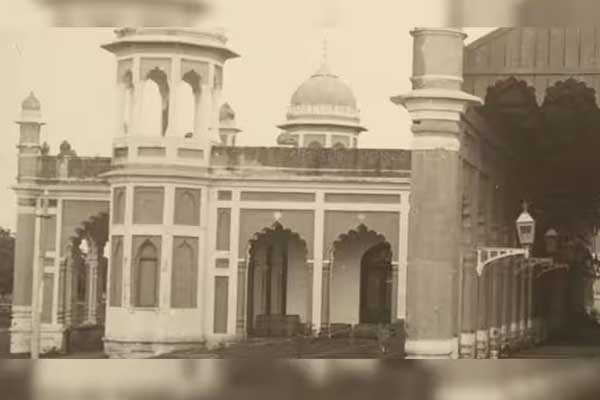 nawab-with-private-railway-station