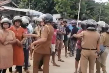 மட்டக்களப்பில் பெண்களுடன் அநாகரிகமாக நடந்த காவல்துறை அதிகாரி (படங்கள்)