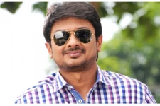 நடிகர் உதயநிதி ஸ்டாலினின் மனைவி, மகனை பார்த்து இருக்கீங்களா! இதோ அவரின் குடும்ப புகைப்படம்