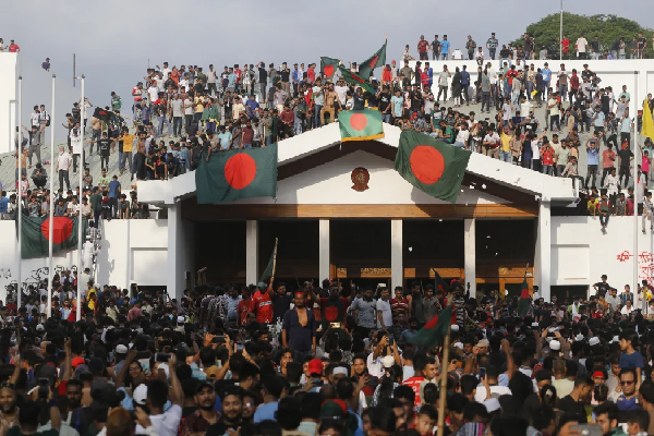 பங்களாதேஷில் மீண்டும் வெடித்தது போராட்டம் | Fresh Protest Bangladesh Over New Charter