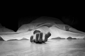 கண்ணை மறைத்த காமத்தால் தாயை தீர்த்து கட்டிய மகள்!