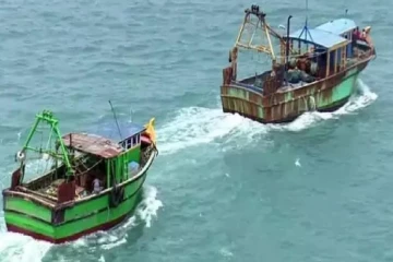 இலங்கை கடற்பரப்பில் அத்துமீறல் ; இந்திய மீனவர்களுக்கு 10 ஆண்டு சிறை தண்டனை