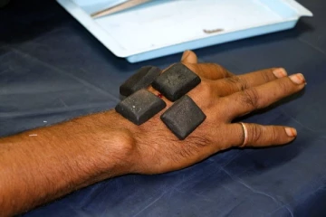 සර්ප විෂ උරාබොන මැජික් ගල සෑදී ඇති හැටි.