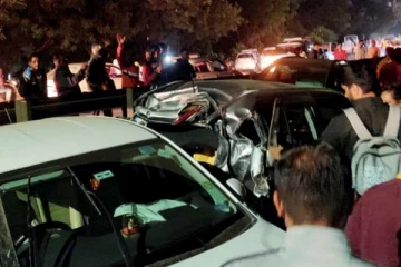 தெற்கு அதிவேக நெடுஞ்சாலையில் 26 வாகனங்கள் விபத்து