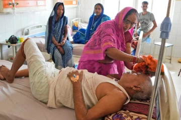 இந்தியாவில் கொதிக்கும் வெப்பம்: 170 பேர் பரிதாபமாக உயிரிழப்பு