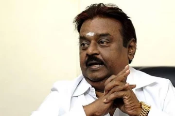 மருத்துவமனையில் இருந்து வெளியான விஜயகாந்த்தின் போட்டோ! மனைவி வைத்த வேண்டுகோள்