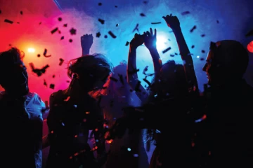 இசை நிகழ்ச்சியில் அறிமுகமான யுவதி; தேடிச் சென்ற இளைஞருக்கு காத்திருந்த அதிர்ச்சி!