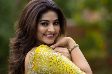 அழகிய புடவையில் அசத்தலாக போஸ் கொடுத்த சினேகா.. வைரல் புகைப்படங்கள்