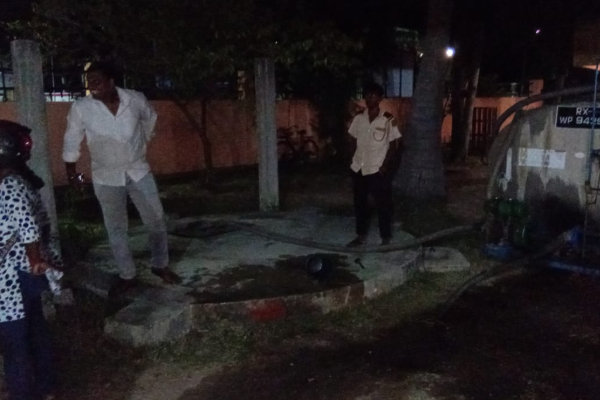 வேலணை வயல்வெளிகளை தீ மூட்டும் விசமிகள்! | Wildfires In Mankumban Villages Disrupt Daily Life
