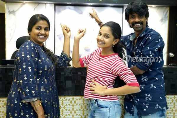 தனது ஆசை மகள் மானஸ்விக்கு காரை பரிசளித்துள்ள நடிகர் கொட்டாச்சி- வீடியோவுடன் இதோ | Actor Kottachi Gift Car To His Daughter